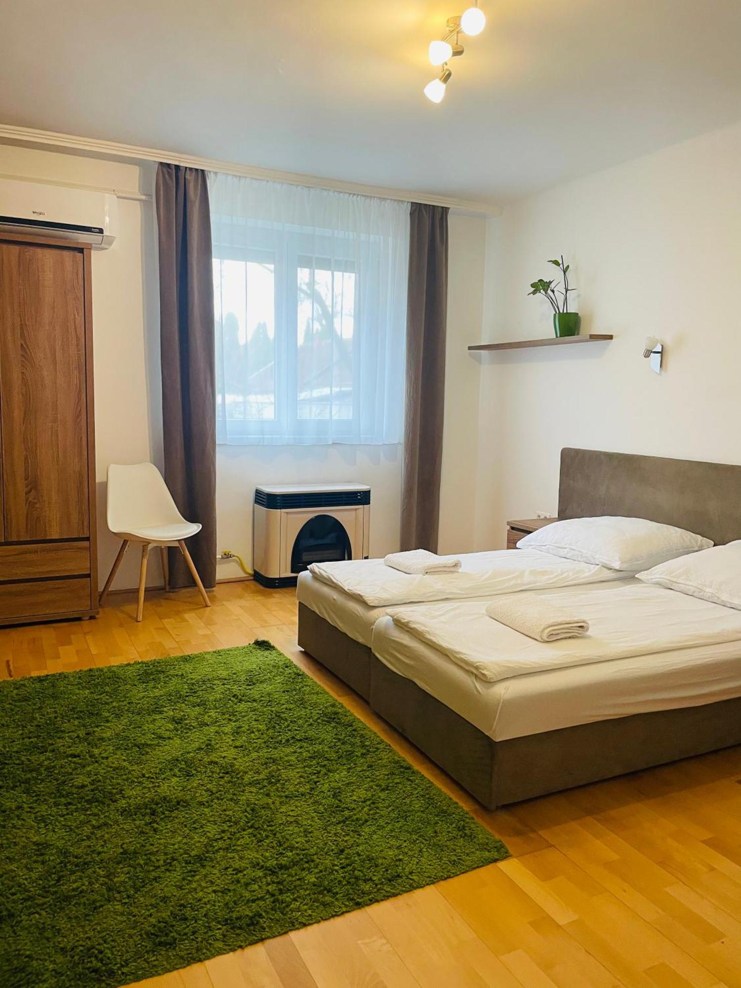 Weninger Studio Apartman Кішкунгалаш Екстер'єр фото